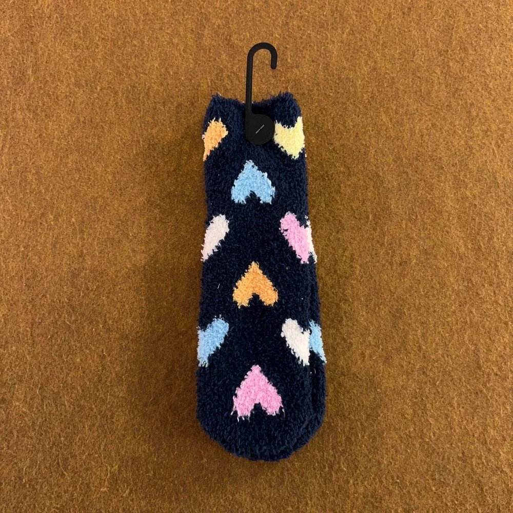 Old Navy Kids OS Navy Blue Heart Pattern Fuzzy Gripper Cozy Socks NWT